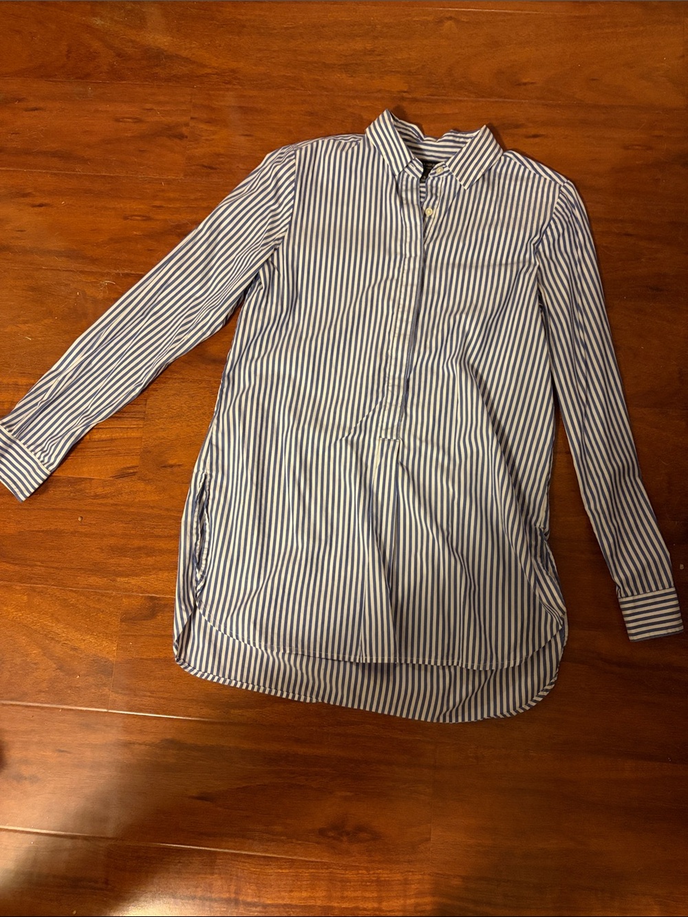 Banana Republic Blue & White Striped Button-Up Shirt